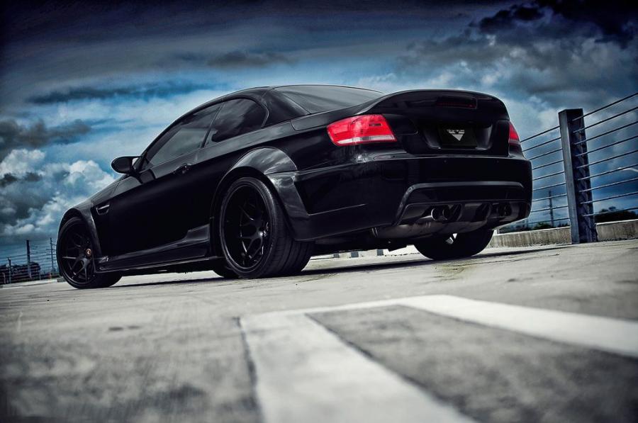  BMW M3 GTRS3 Black Version by Vorsteiner 2012 года  (фото 29 из 32)